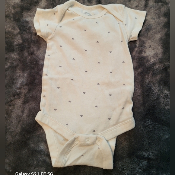 🩷 3/$15 Girls (6-9M) 3-piece Mixed Short Sleeve Onesie Set, Like New - Picture 7 of 7